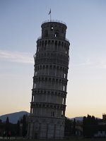  The learning tower of Pisa - early morning