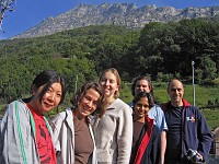  Tamaki, Paula, Lynn, Nanda, Mark & Eric. First thing in the morning - checking out which dive sites to visit...